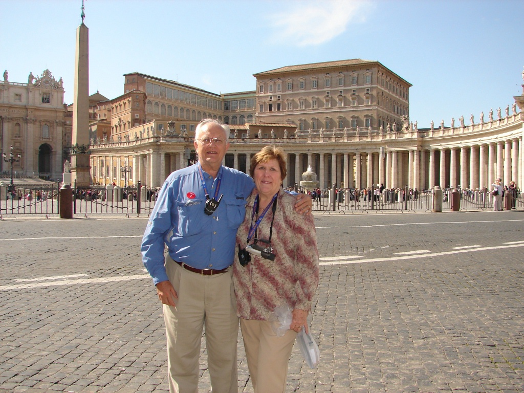 2008/03(March)/AroundTheWorld/Rome/1024x768_Popes quarters behind us to the right of the oblisk is a triangle roof for smoke to show when new pope chosen.jpg